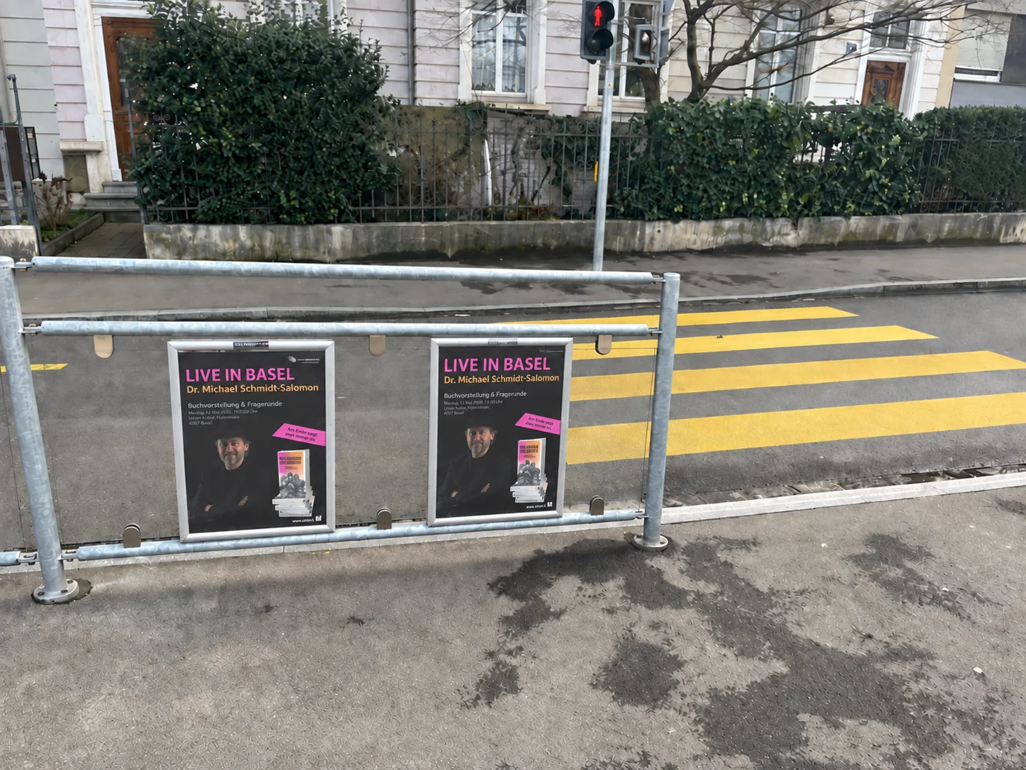 Freidenkende campaign poster in a real street photo